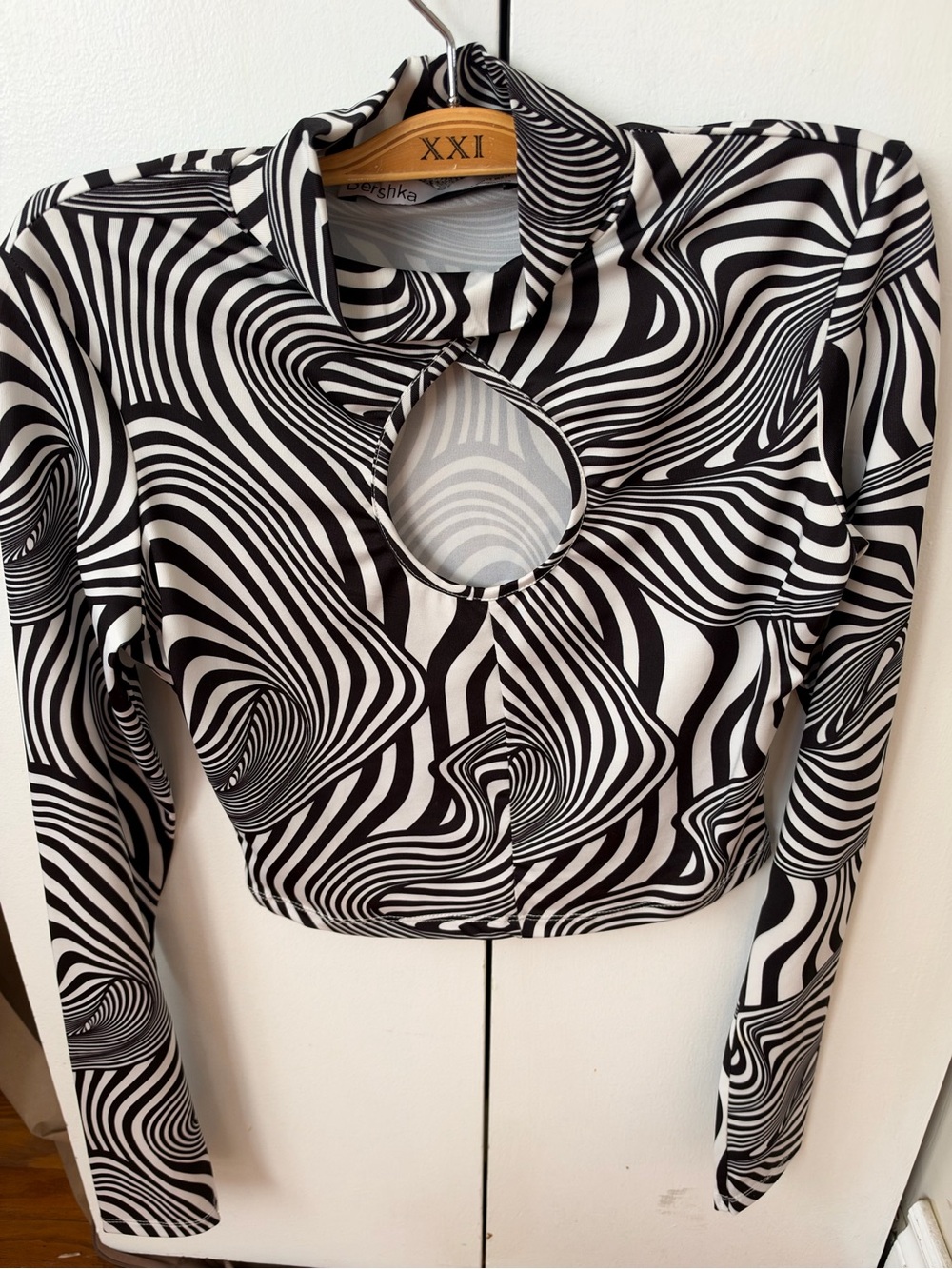 Bershka Black & White Optical-Print Long Sleeve Crop Top with Front Cutout